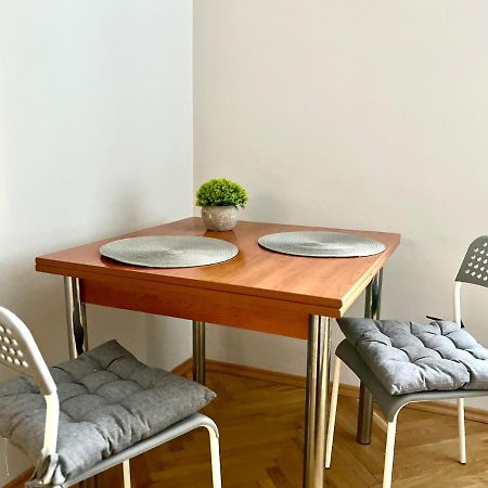 K22 Andersa 12 M Ratusz Arsenal Apartment Warsaw Exterior photo